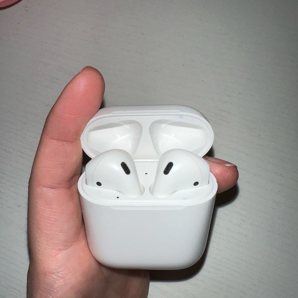 Apple AirPods 2nd Generation